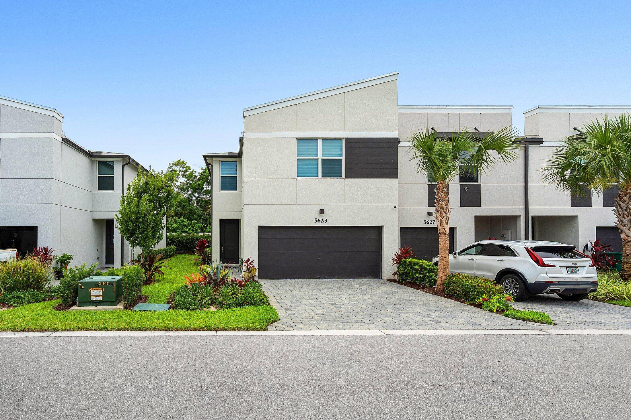 Mangonia Park, FL 33407,5623 Enclave DR