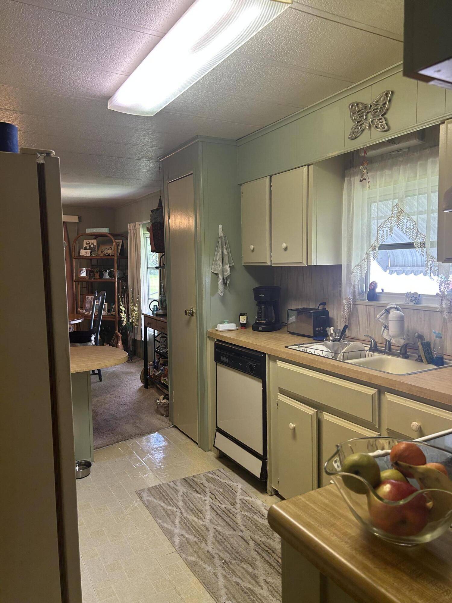 Port Saint Lucie, FL 34952,129 E Caribbean