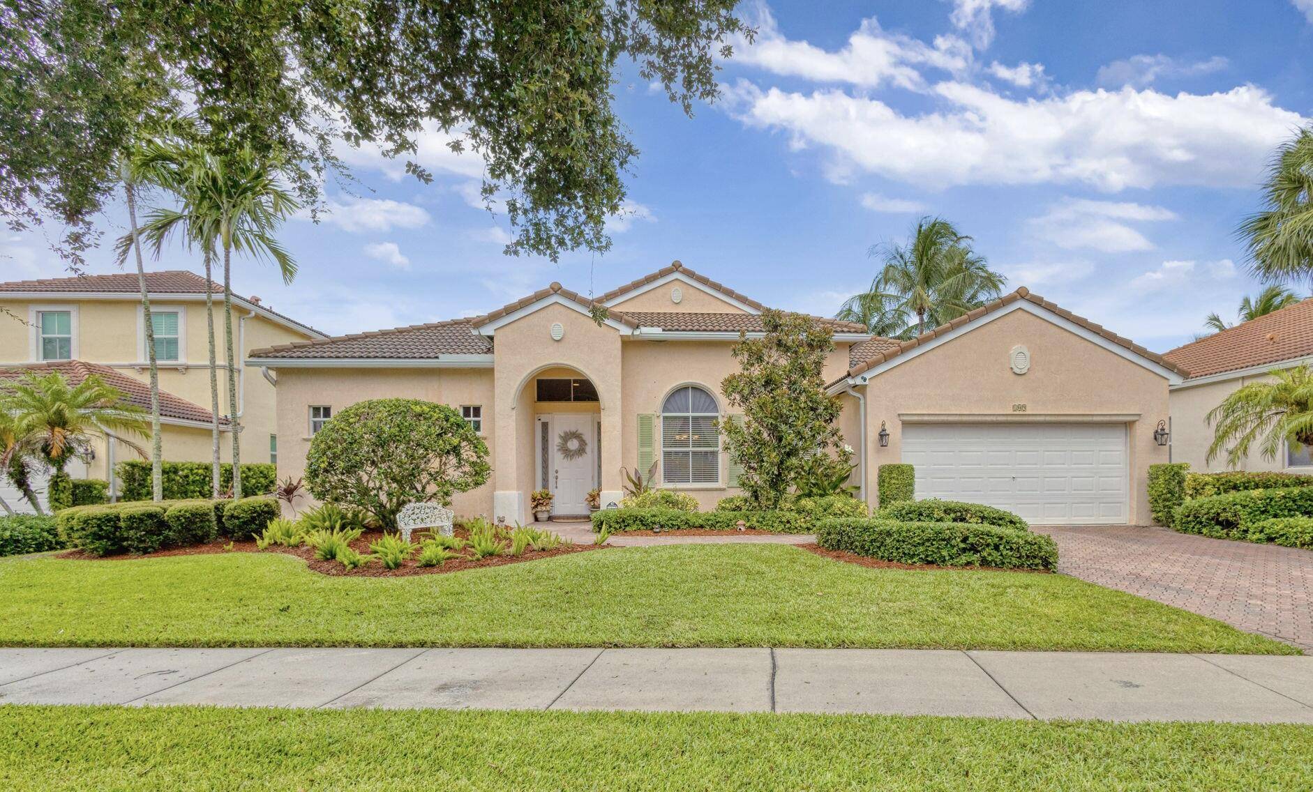 109 Magnolia WAY, Tequesta, FL 33469