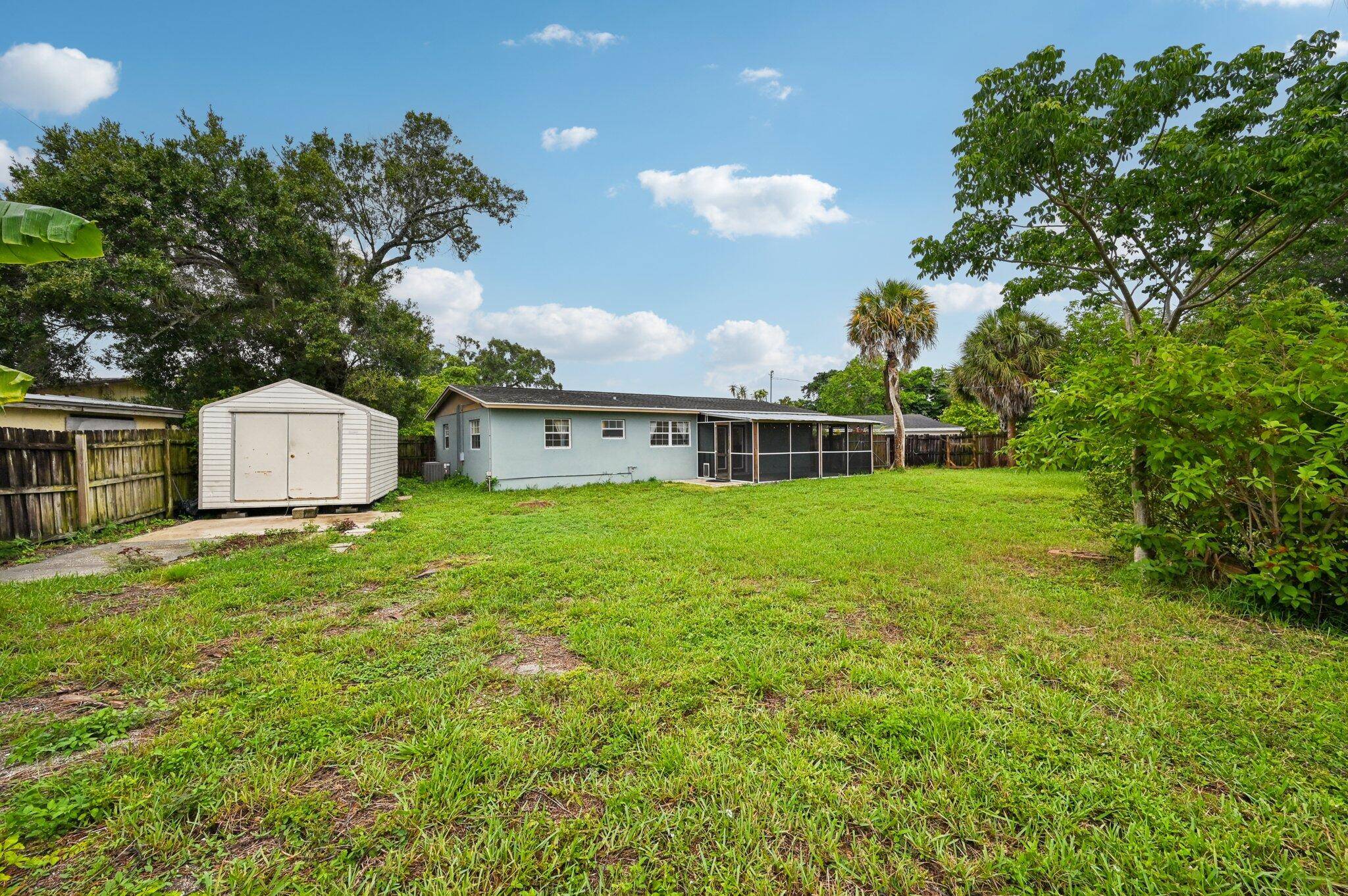West Palm Beach, FL 33413,972 S Balfrey DR