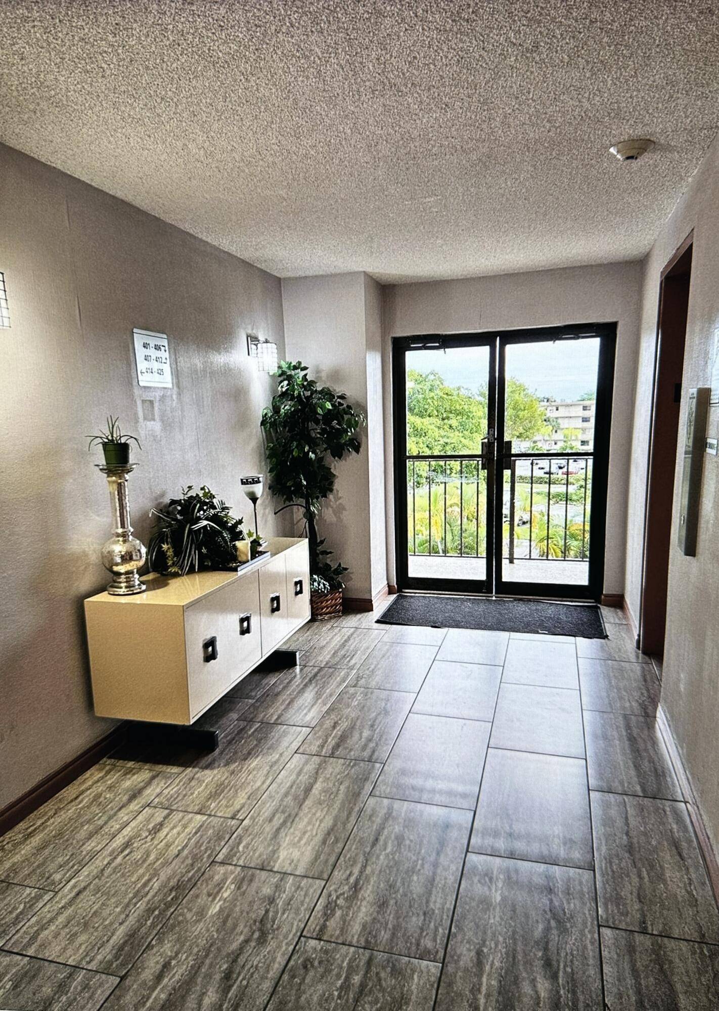 Boca Raton, FL 33428,9355 SW 8th ST 425