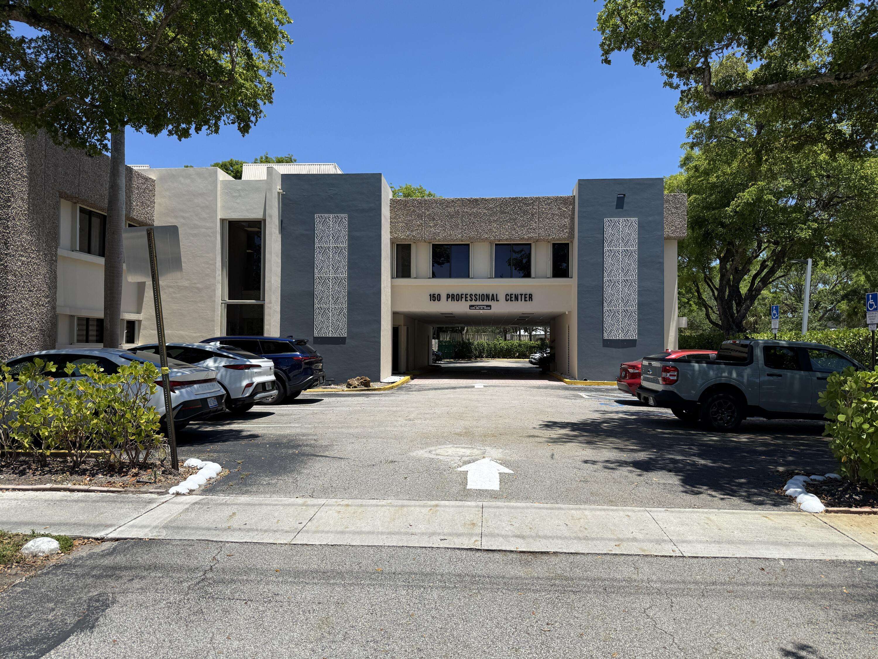 150 NW 70th AVE 08, Plantation, FL 33317