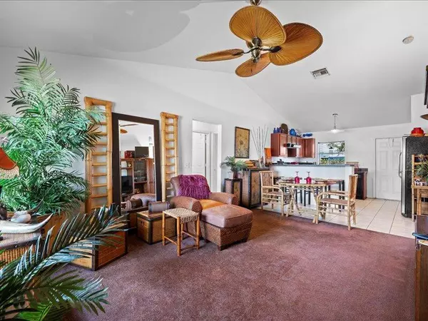 Stuart, FL 34994,913 SE Forrest Park DR