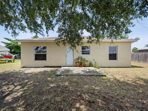 Stuart, FL 34994,913 SE Forrest Park DR