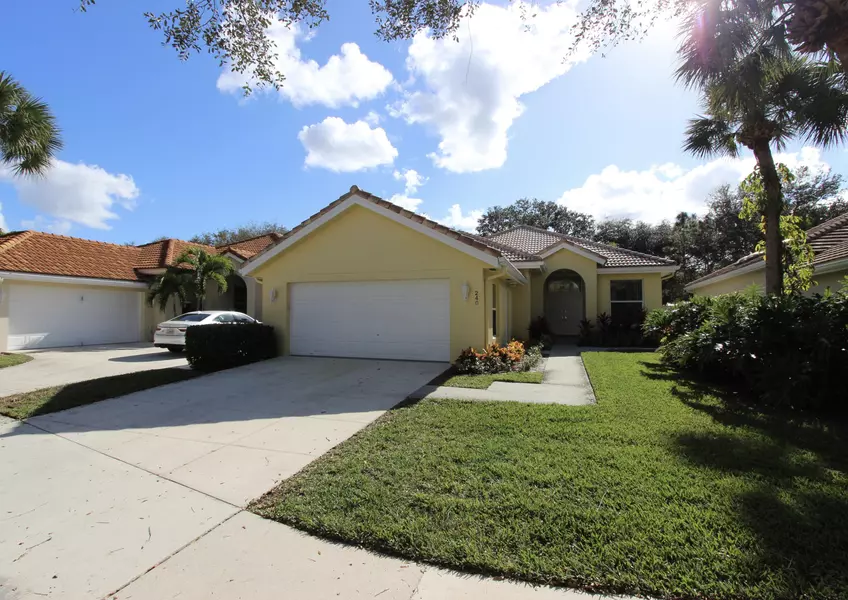 240 Sussex CIR, Jupiter, FL 33458