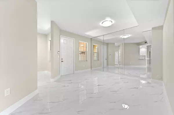 Boynton Beach, FL 33437,12510 Crystal Pointe DR 102