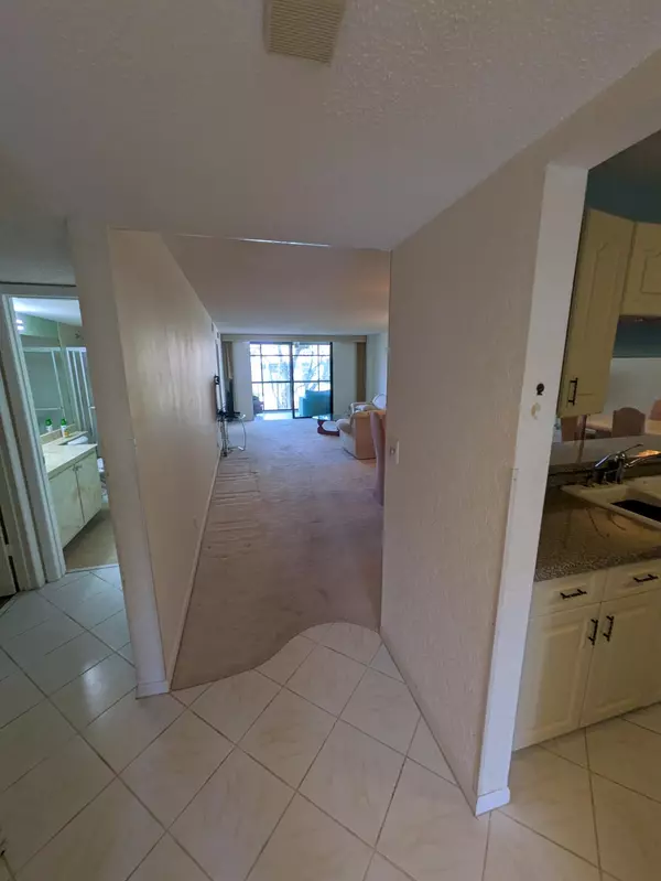Lake Worth, FL 33467,4725 E Lucerne Lakes BLVD 206