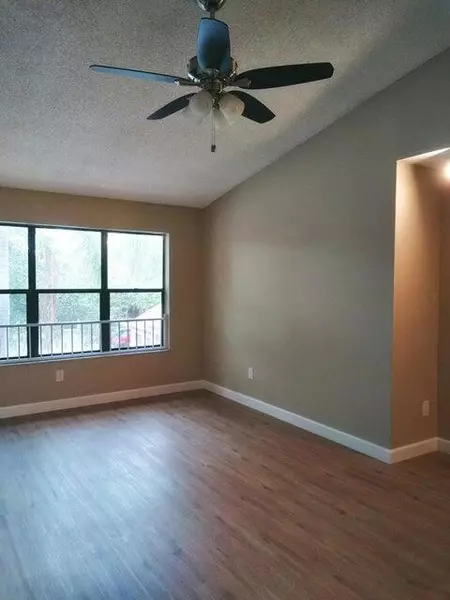 4261 W Mcnab RD 21, Pompano Beach, FL 33069