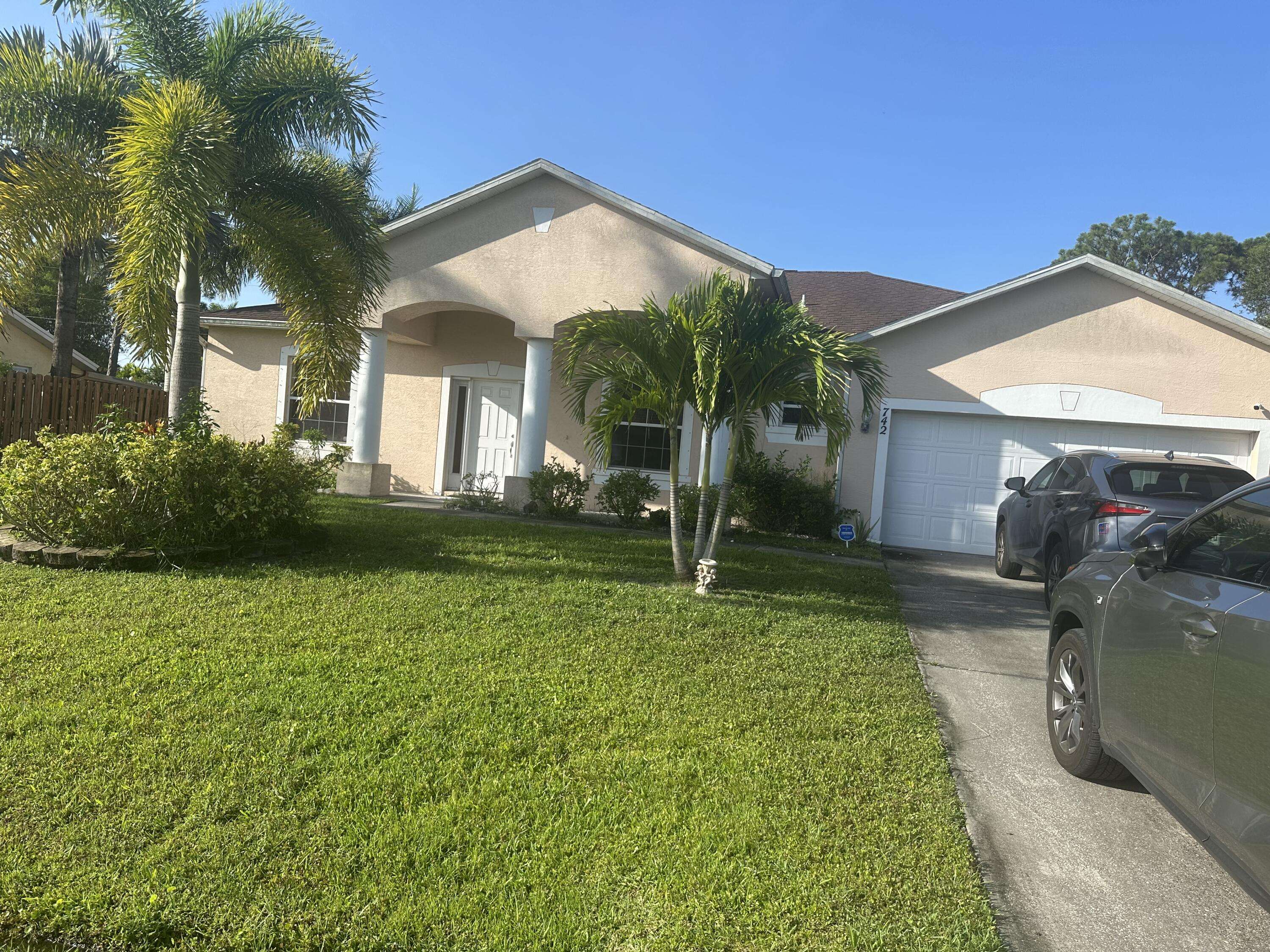 742 SE Brookedge AVE, Port Saint Lucie, FL 34953