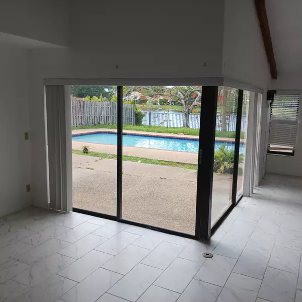 Boca Raton, FL 33433,6533 Sweet Maple LN