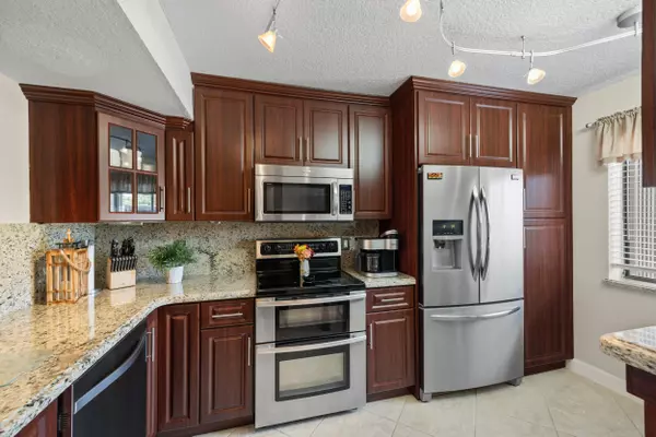 Delray Beach, FL 33483,210 Captains WALK 710