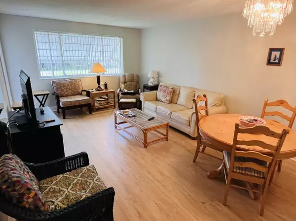 Lake Worth, FL 33461,2812 S Garden DR 206