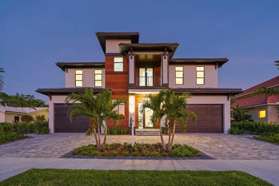 736 Lagoon DR, North Palm Beach, FL 33408