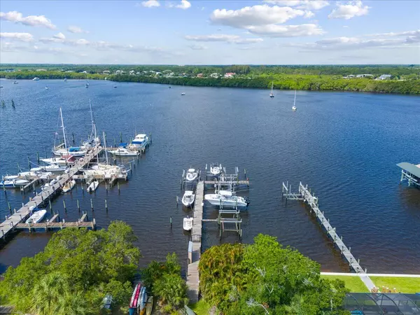 Port Saint Lucie, FL 34952,1012 SE Kitching Cove LN