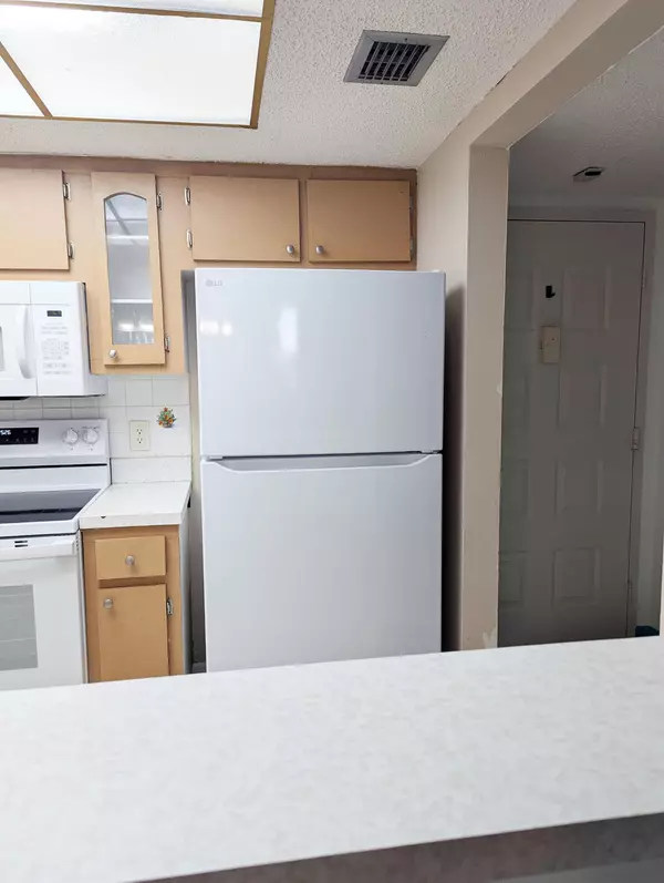 Lauderhill, FL 33319,5550 NW 44th ST 411b