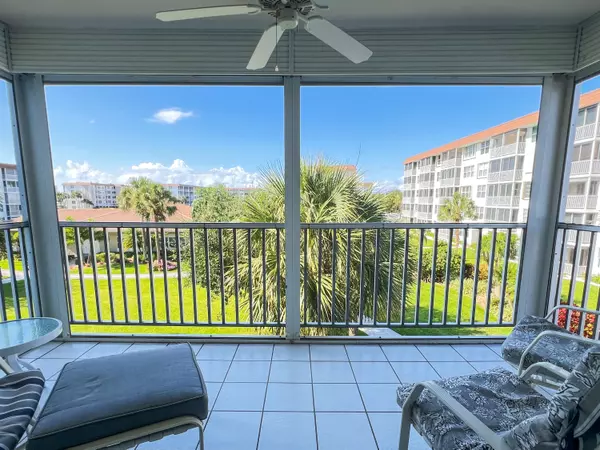Delray Beach, FL 33483,900 Dogwood DR 340