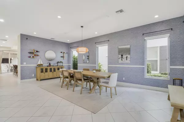 Palm Beach Gardens, FL 33418,5021 Grandiflora RD