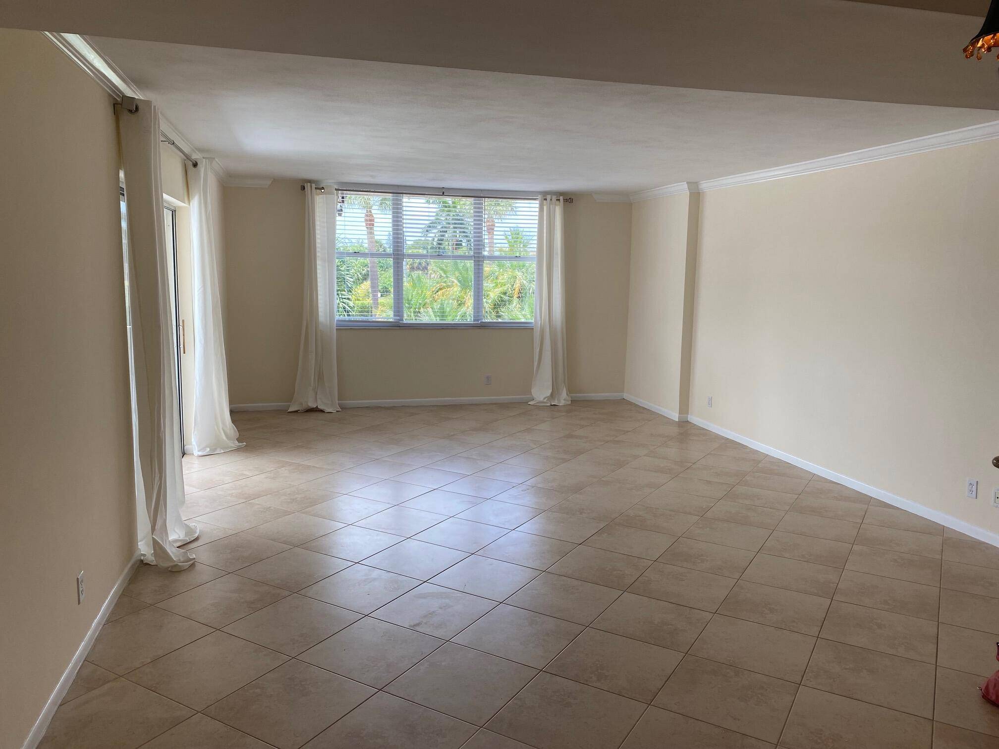 West Palm Beach, FL 33407,2600 N Flagler DR 211