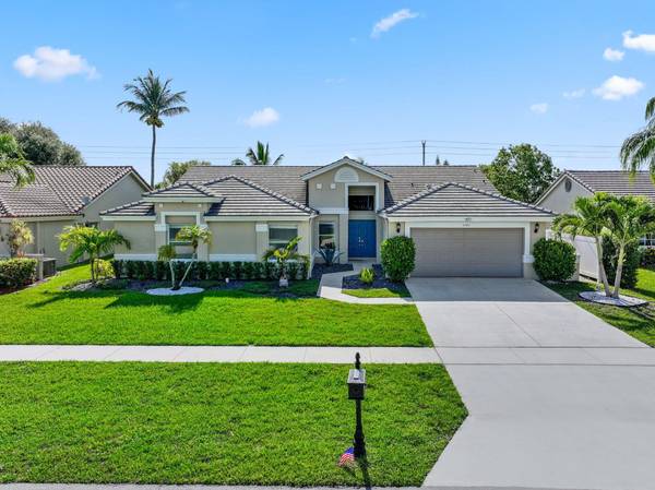 3780 Cypress Lake DR, Lake Worth, FL 33467
