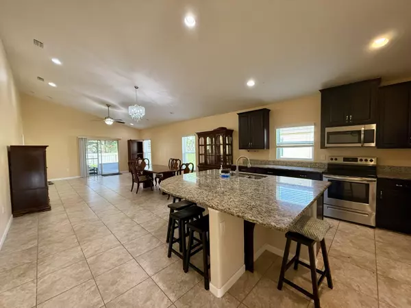 Vero Beach, FL 32967,5997 Ridge Lake CIR