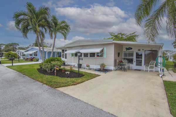 293 NE Moonstone DR, Jensen Beach, FL 34957
