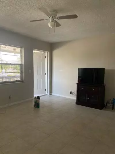 West Palm Beach, FL 33417,37 Kingswood B 37