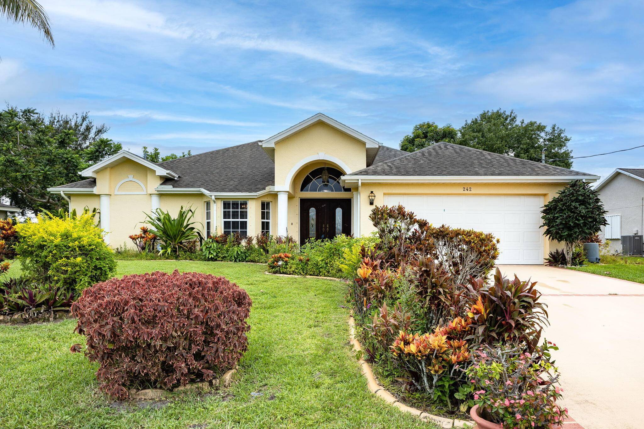 242 SW Amesbury Ave AVE, Port Saint Lucie, FL 34953