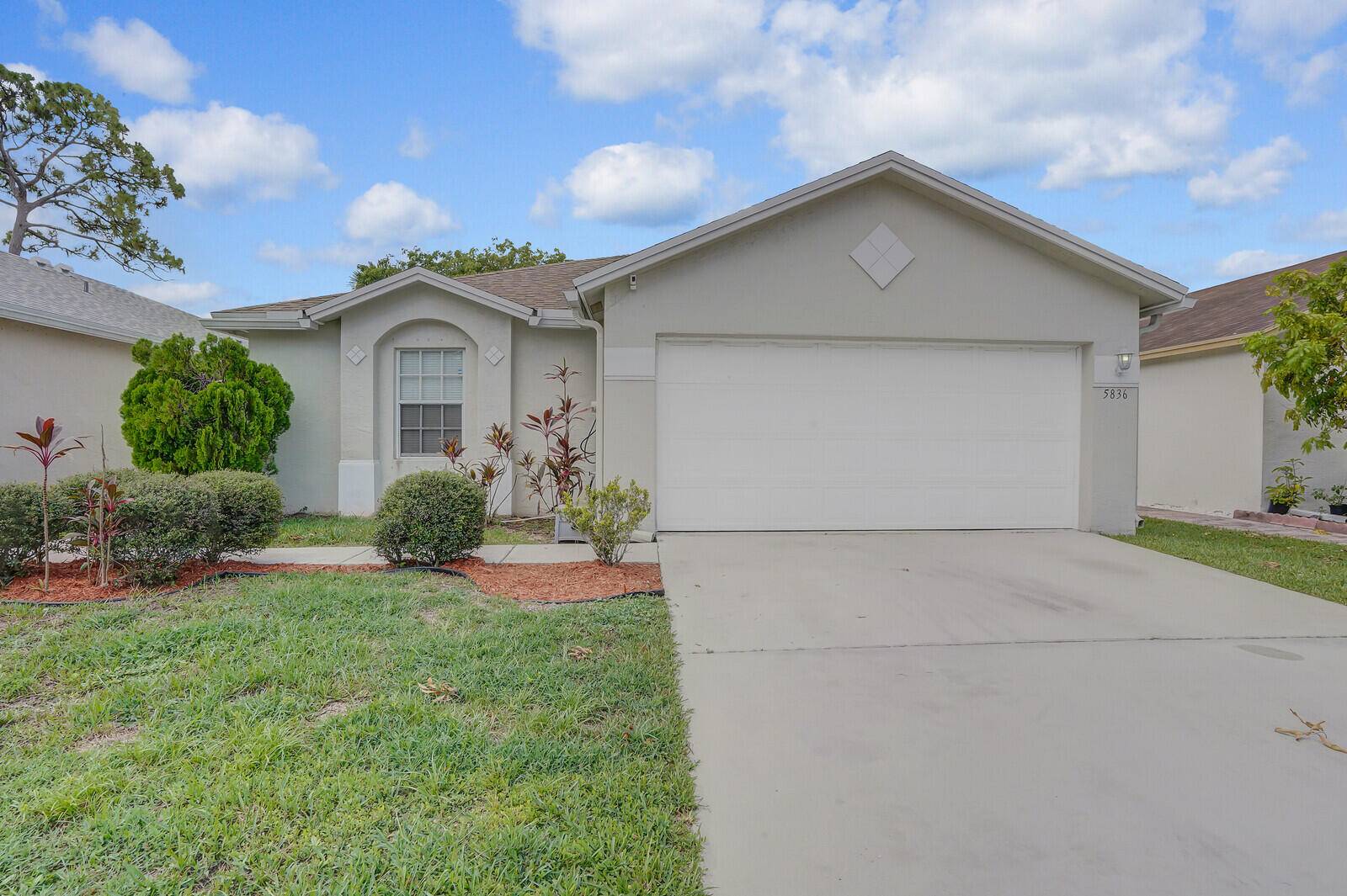 5836 Azalea CIR, West Palm Beach, FL 33415