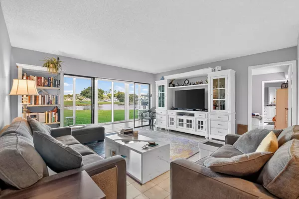 Delray Beach, FL 33484,5 Capri A