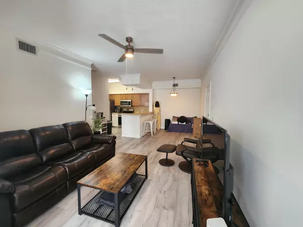 Palm Beach Gardens, FL 33418,2103 E Myrtlewood CIR 2103