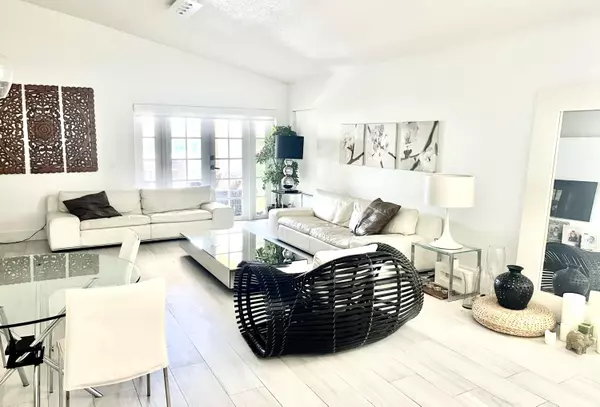 Weston, FL 33327,1377 Majesty TER