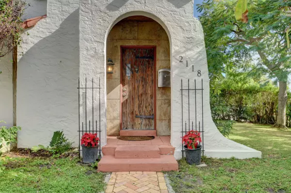 West Palm Beach, FL 33401,2118 Florida AVE