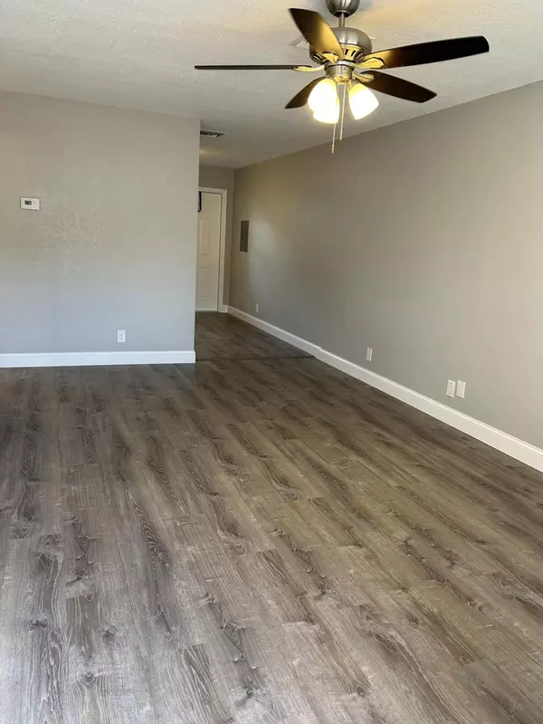 Lake Worth Beach, FL 33460,628 N M ST 1