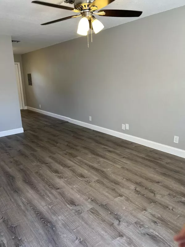 Lake Worth Beach, FL 33460,628 N M ST 1