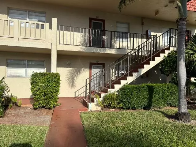 Delray Beach, FL 33446,2 Abbey LN 107