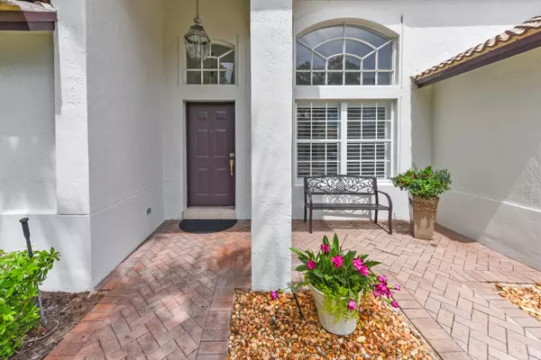 Palm Beach Gardens, FL 33410,230 Lone Pine DR