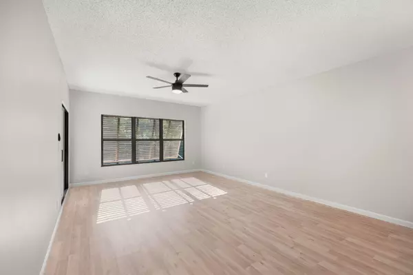 Sebastian, FL 32958,6175 S Mirror Lake DR 208