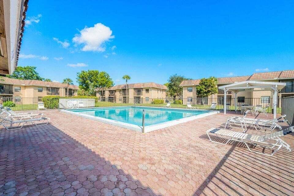 Boca Raton, FL 33433,6796 S Palmetto CIR 102