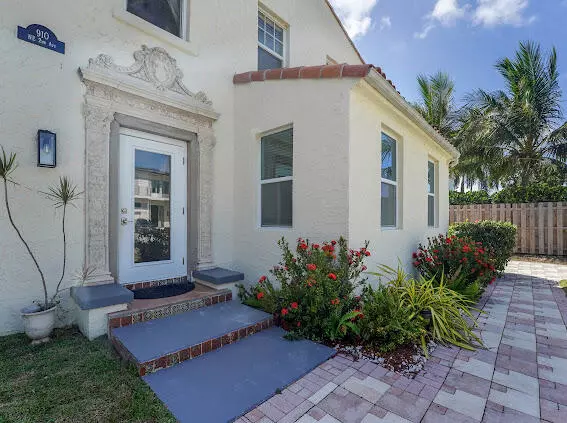 Delray Beach, FL 33444,910 NE 2nd AVE