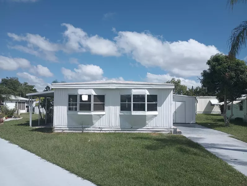 5 Florencia LN, Port Saint Lucie, FL 34952