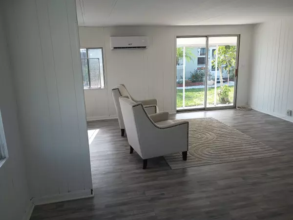 Port Saint Lucie, FL 34952,5 Florencia LN