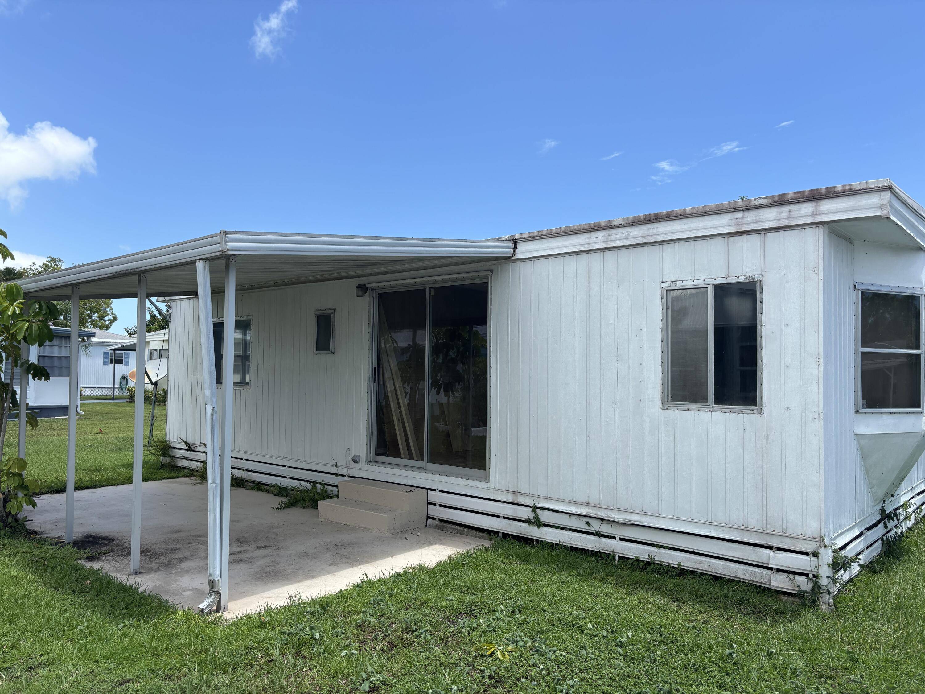 Port Saint Lucie, FL 34952,5 Florencia LN