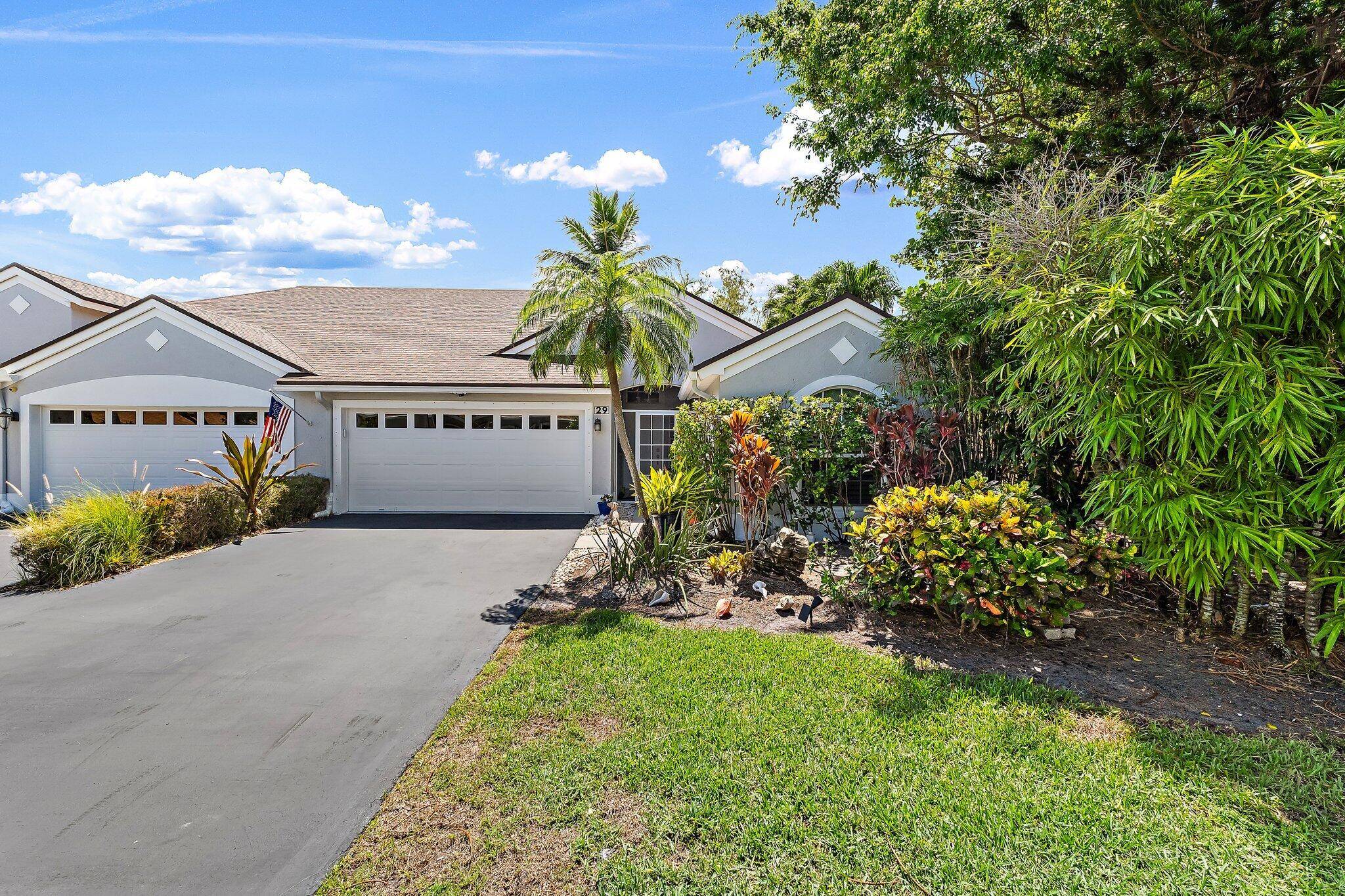 Hypoluxo, FL 33462,29 S Lakeshore DR