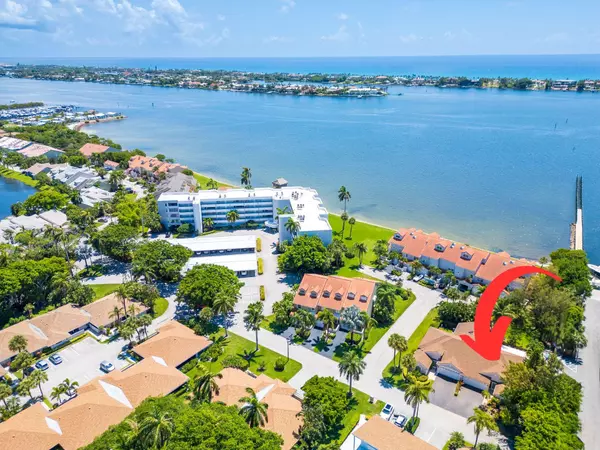 Hypoluxo, FL 33462,29 S Lakeshore DR