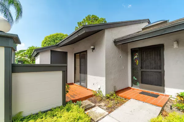 Royal Palm Beach, FL 33411,476 Lynbrook CT