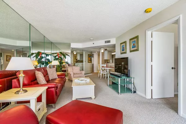 Hutchinson Island, FL 34949,3870 N Highway A1a 604