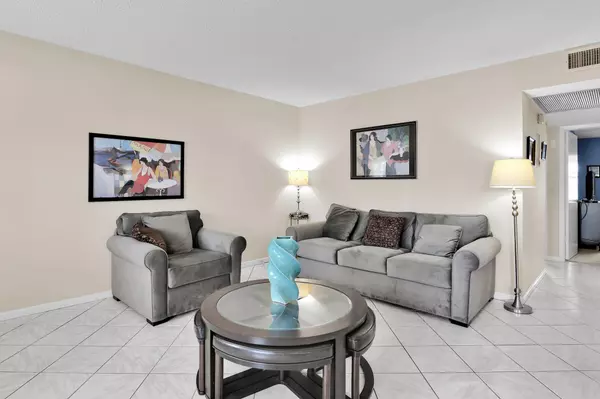 1084 E Exeter, Boca Raton, FL 33434