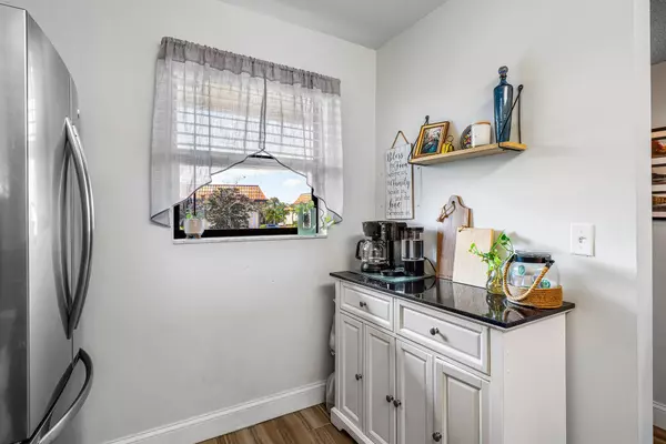 Lake Worth, FL 33467,7142 Golf Colony CT 203