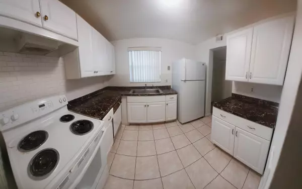 Palm Springs, FL 33461,225 Bonnie BLVD 106