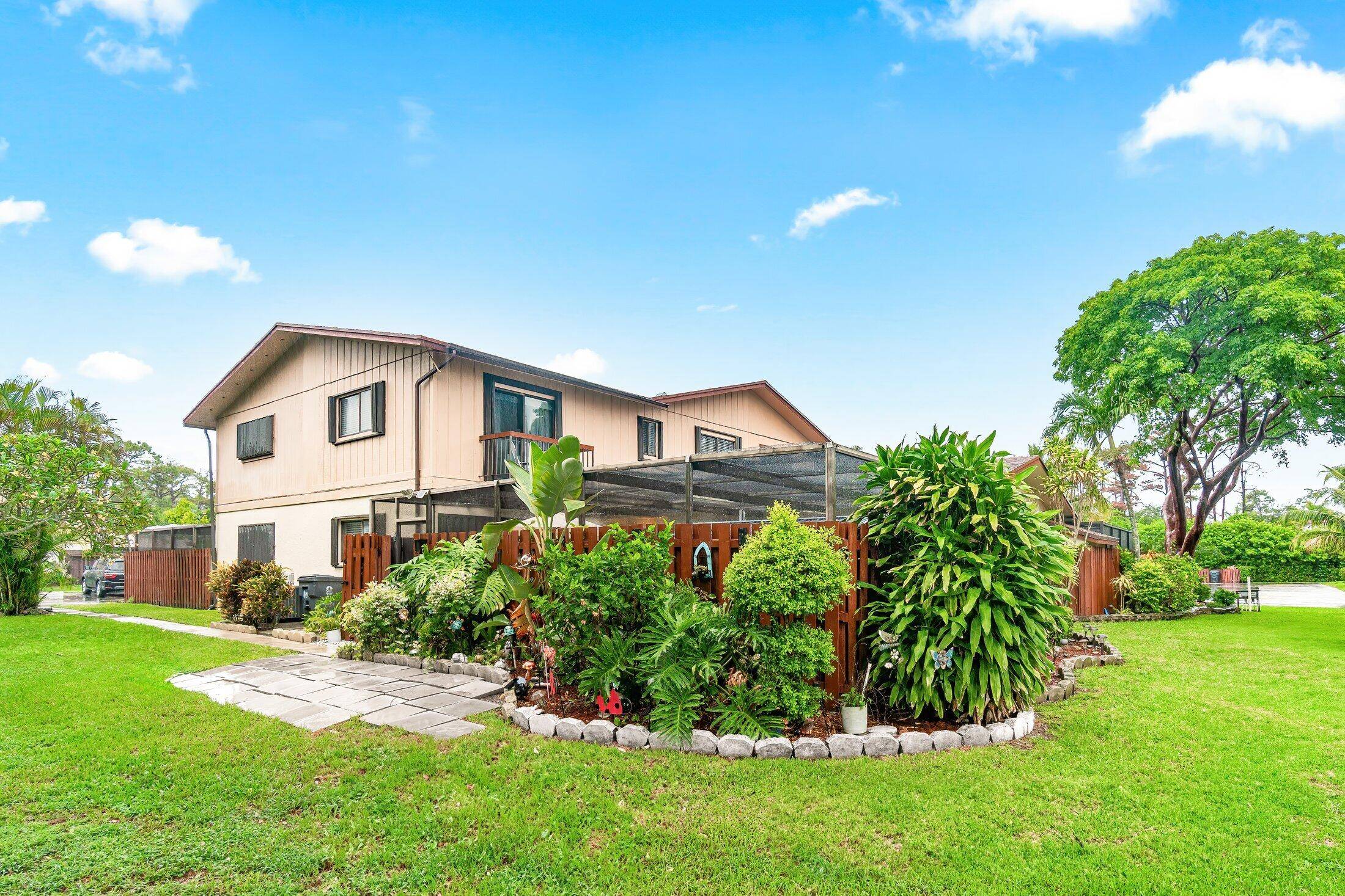 4251 S Landar DR, Lake Worth, FL 33463